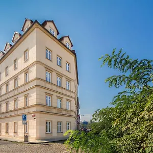 Le Petit 3*, Praha Česká republika